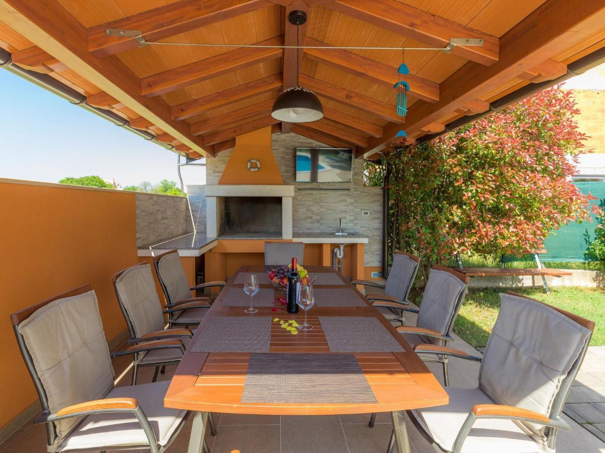 Holiday Home Linden Tree By Interhome Pula Extérieur photo