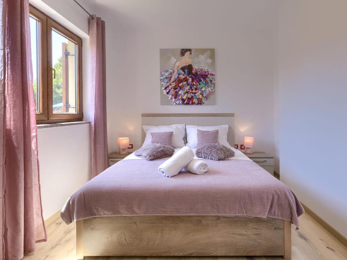Holiday Home Linden Tree By Interhome Pula Extérieur photo